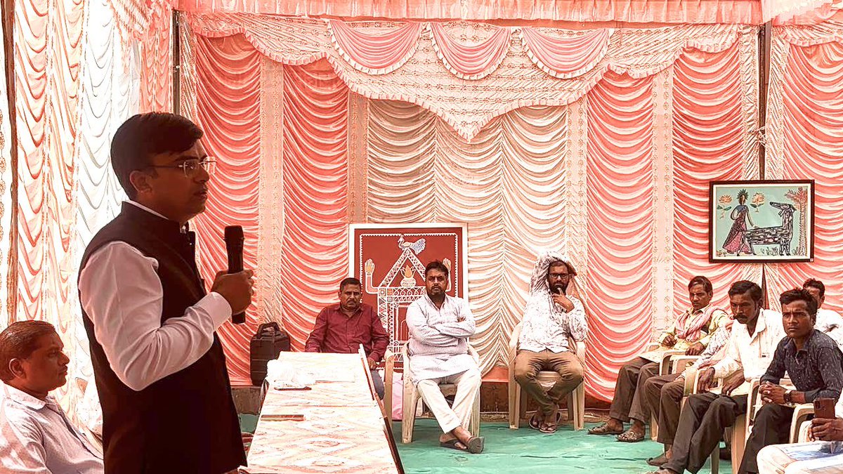 DrShailendraPa4's tweet photo. आज जनजाति अंचल कोटड़ा पंचायत मुख्यालय पर कोटड़ा आदिवासी संस्थान एवं शिक्षा विभाग द्वारा आयोजित विद्यालय प्रबंधन समिति (SMCs) के सदस्यों की कार्यशाला में सम्मिलित होकर बाल अधिकार एवम् SMC की भूमिका पर संवाद किया l
#Panchayat #SMC #childrights #kotda #udaipur @TrendingUdaipur https://t.co/8tR7pD17Ne