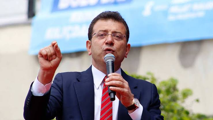 Ekrem İmamoğlu: “Ne yazık ki ülkemizde her gün dehşet ve kaygı verici gelişmelere tanık oluyoruz. Yenidoğan bebeklerin canına kast edecek kadar vicdansızlaşmış kim varsa, en üst dereceden cezalandırılması temennimdir.”