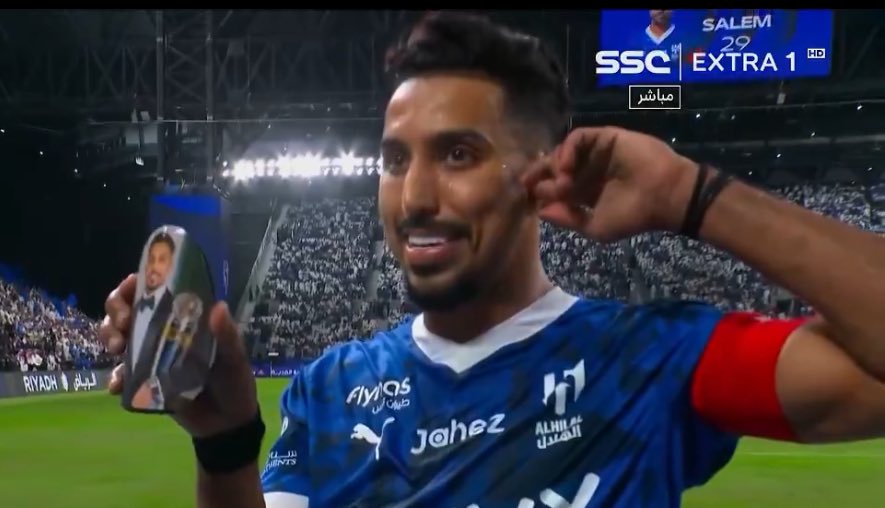 salman7Qy's tweet photo. سجل بالراس لأن أقدامه وضعها في افواه منتقديه 🤫💙 https://t.co/xv872VAjqb