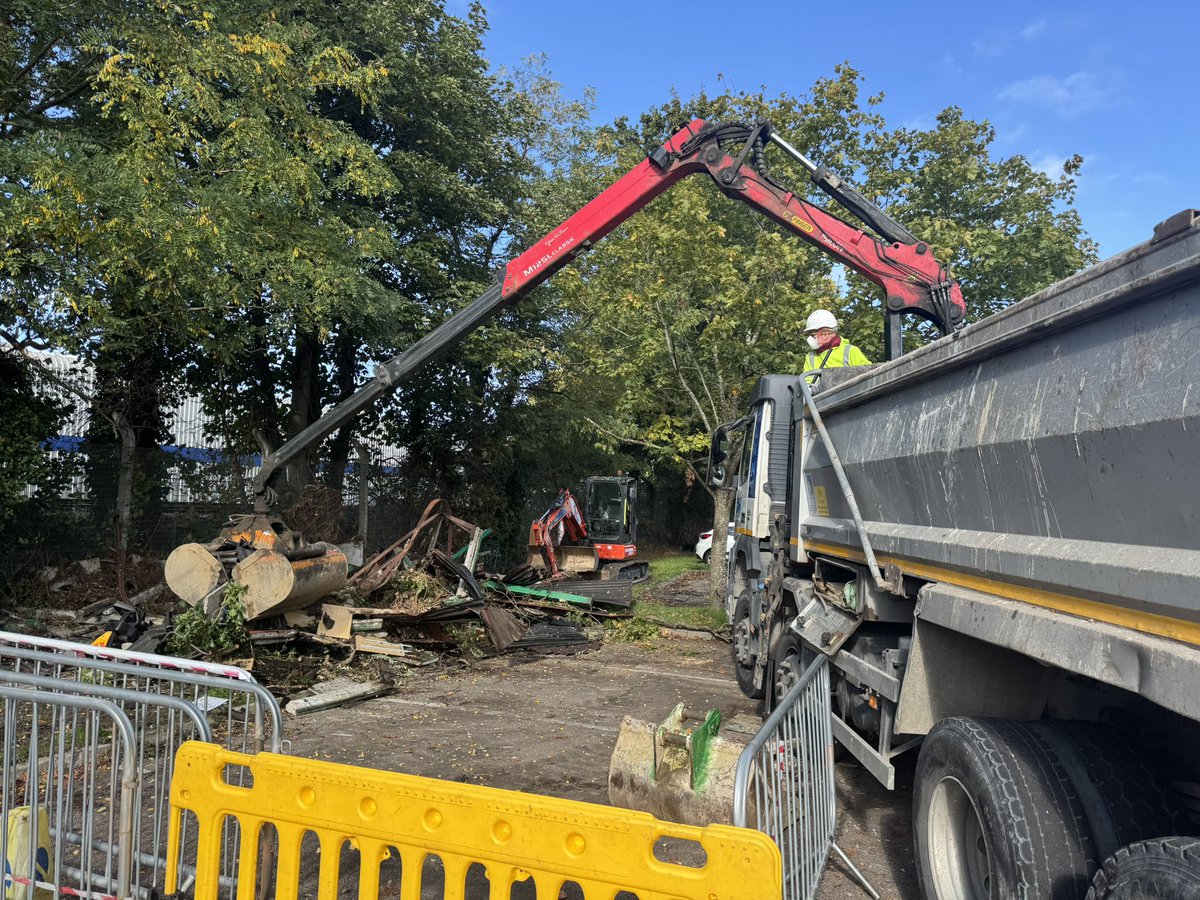 Louis Macklin tweet media