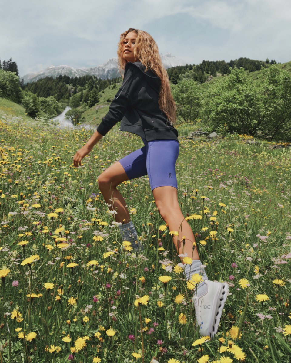 on_running's tweet photo. Shop the looks #Zendaya packed on her adventure to the Swiss Alps. Featuring the #Cloudtilt – your new ultra-cushioned hero for all-day movement.
Shop the Zendaya edit: https://t.co/h6qmd2zeNp
#DreamOn https://t.co/nZJC8IpetI