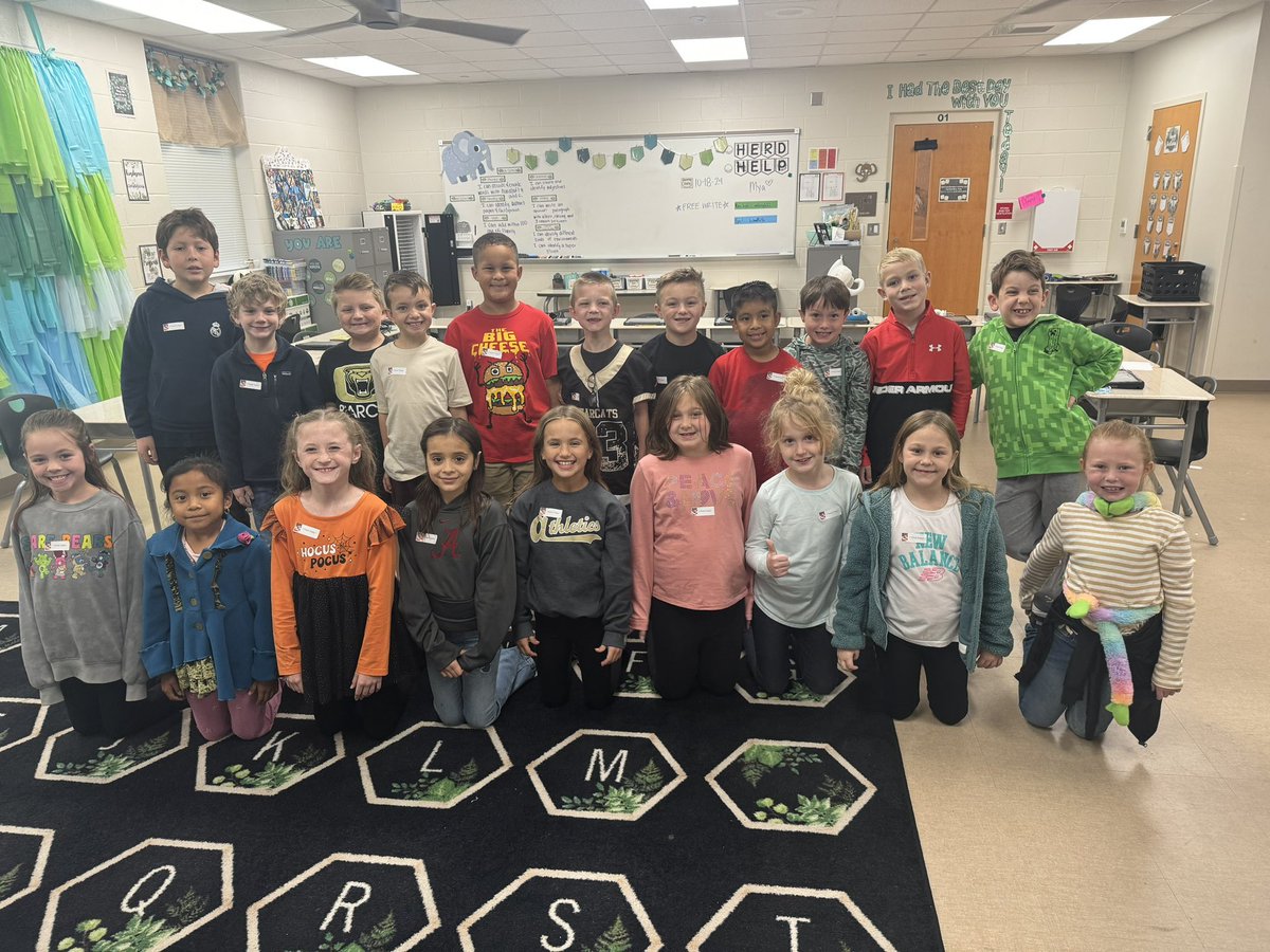 CCPSElephants's tweet photo. Presenting your 24-25 cookie of the elephant class- the chocolate chip!!! 🍪 🍪 🇺🇸 🗳️ @cullmanprimary @eshaddix1 https://t.co/PtqxSJBAHh