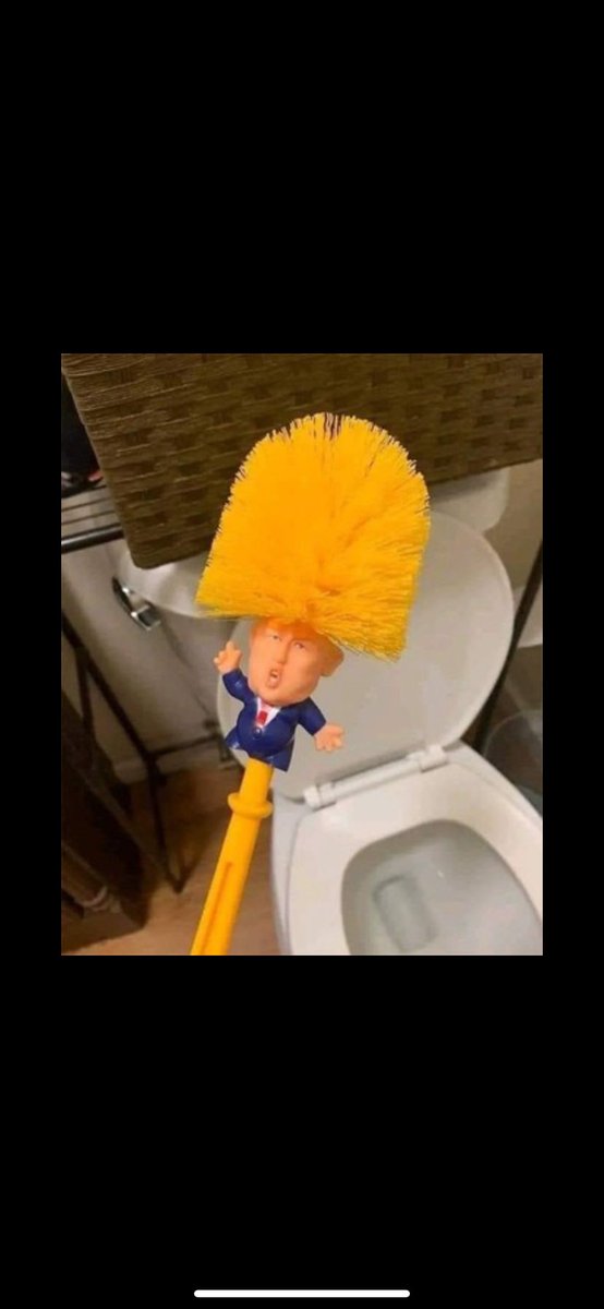 SpittenVenom's tweet photo. @Ronxyz00 @realDonaldTrump Trump can’t even change his own diaper https://t.co/3Ghmusp2pO