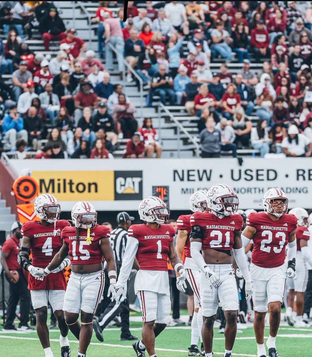 Rob_mac8's tweet image. Blessed to receive an offer from UMass @E_clazz @JakeLaneUMass @Bulldog_Recruit @UMassFootball