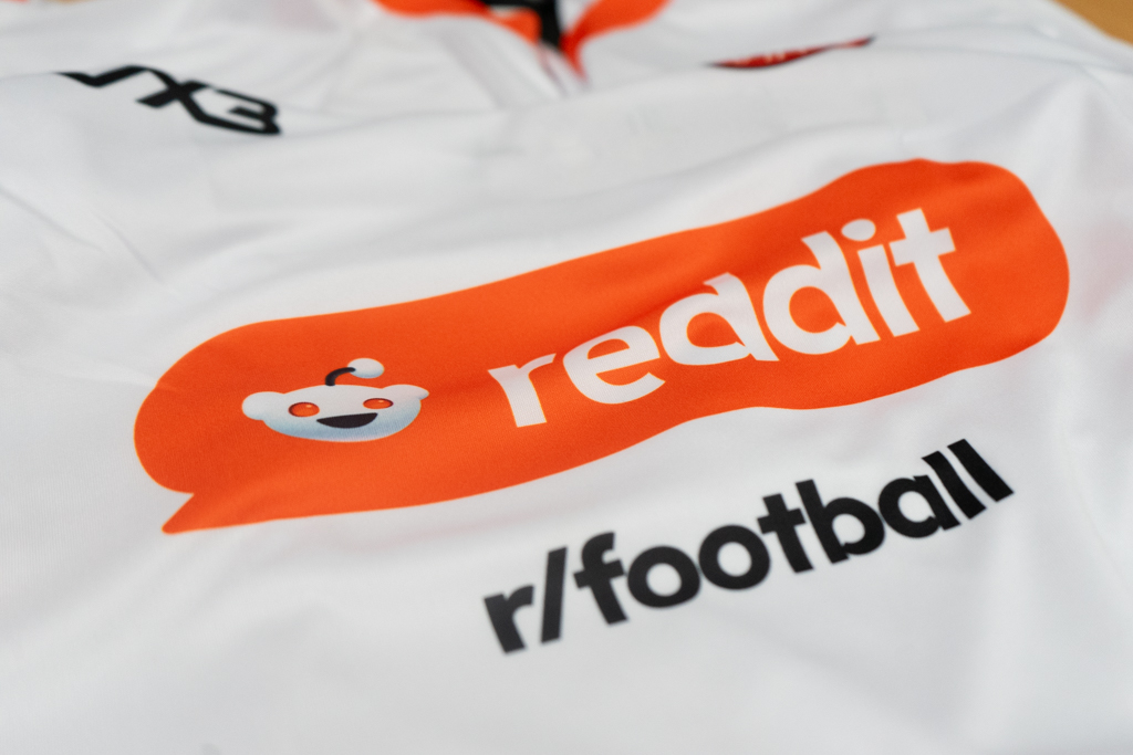 RedditchUtd's tweet photo. Third kit anyone? 👀

It'll be debuted tomorrow against @leistonfc  so make sure you're there! If you can't wait that long, you might want to read the online programme... 👇
https://t.co/2kuavnnC6E https://t.co/nc4QM1kO0G
