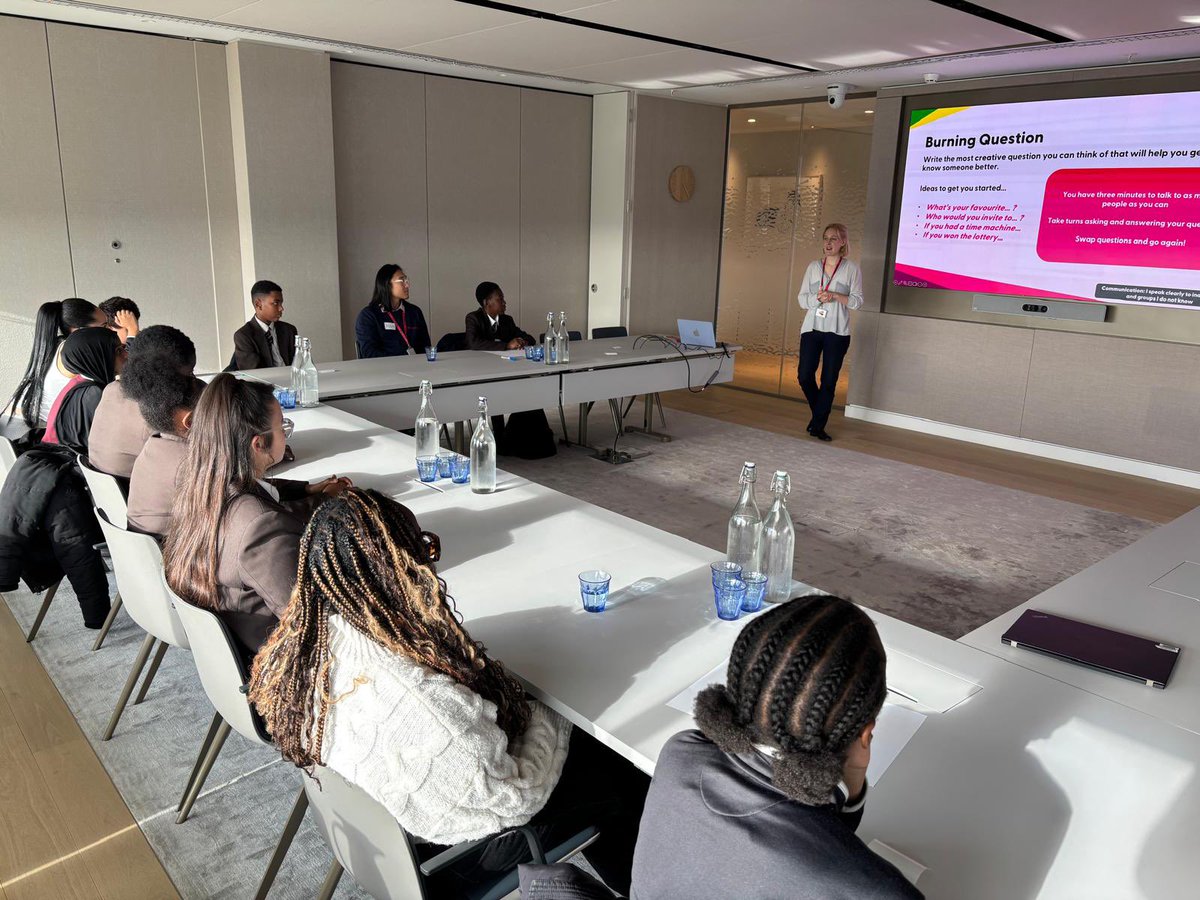 Addeys300's tweet photo. What an incredible end to an incredible week! Our brilliant @envisionUK community apprentice teams enjoying the corporate hospitality and warm welcome @stjamesplace and @CapitalGroup. Not a bad view for 15:00 on a Friday…#LoveAddeys https://t.co/CsQlmY1z1I
