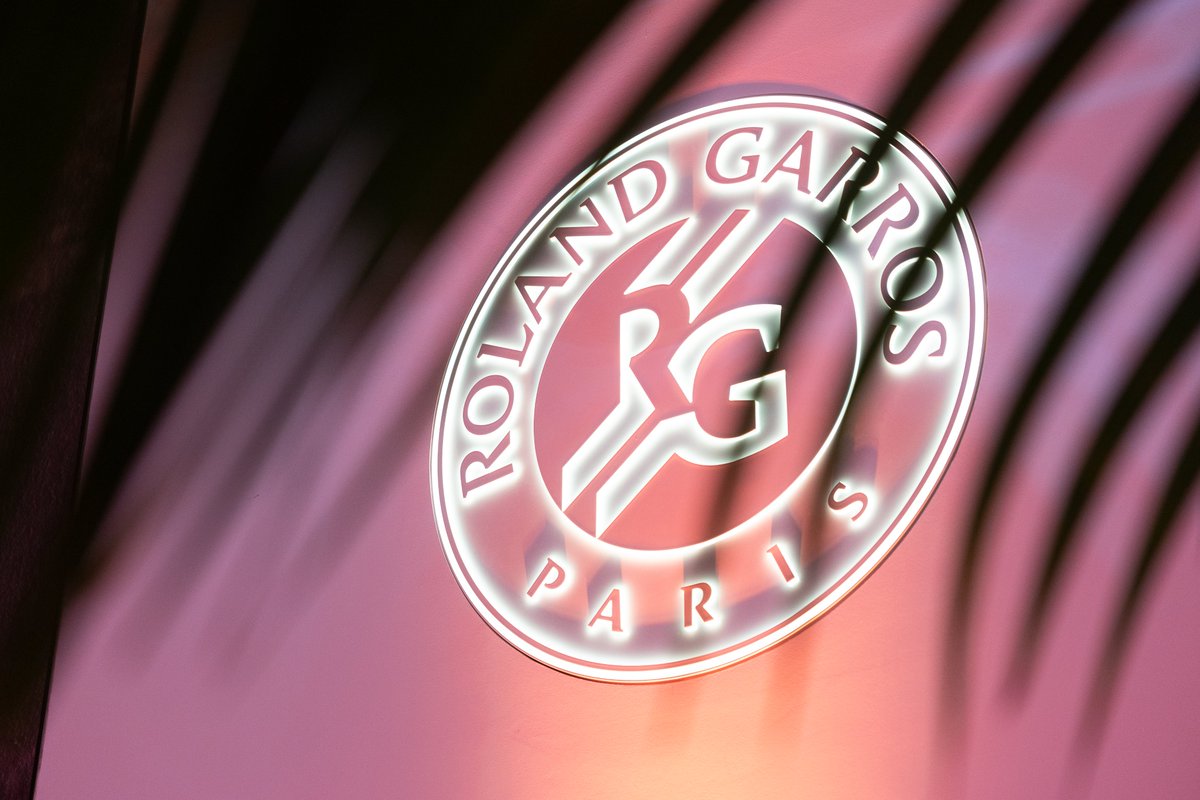 iesegnetwork's tweet image. Hier soir s&apos;est déroulée la soirée #IESEGAlumniForever, dans un lieu d&apos;exception : L&apos;Orangerie d&apos;Auteuil – Stade #RolandGarros 🎾. Merci à tous pour votre présence et pour avoir contribué au succès de cet événement et merci à Arnaud Clément pour sa conférence inspirante 🏆👏!