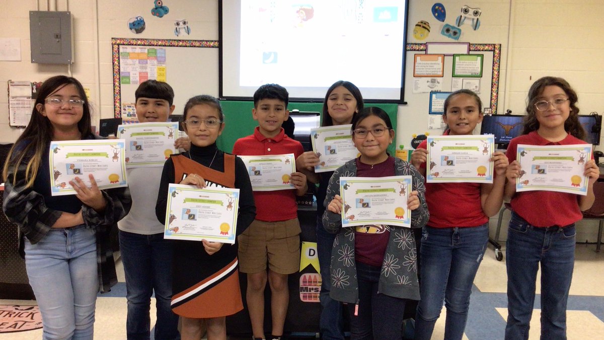 LYEcoding's tweet image. Embrace digital citizenship! It involves using technology responsibly, understanding our online actions, and their impacts. Our Longhorns are exploring cyberbullying and digital footprints at coding —essential skills for daily life! 💻💡@LYE