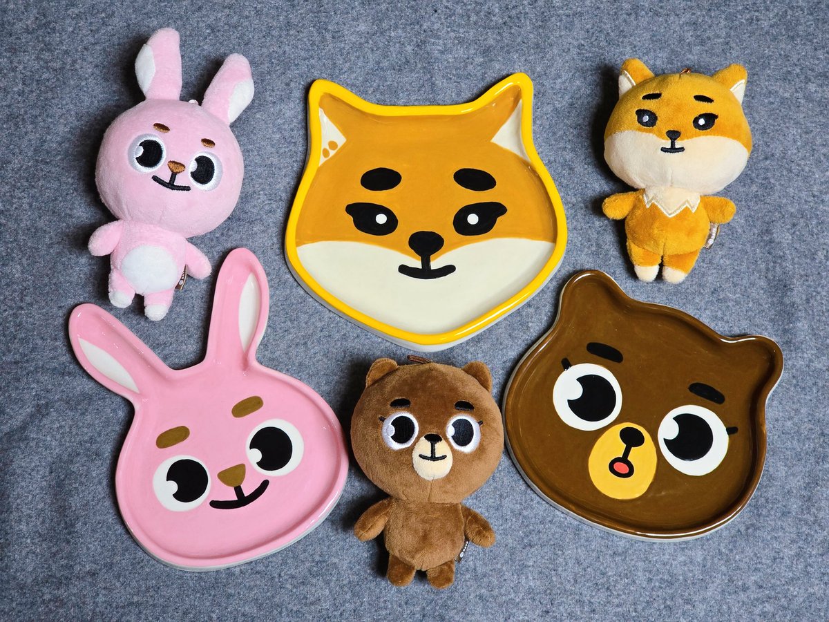kimwoneed's tweet photo. 도자기로 구워질때까지 오래 기다렸지만 드디어 집으로 찾아온 데멀즈 접시 🐻🦊🐰🍀 https://t.co/7YAiNvNkIm