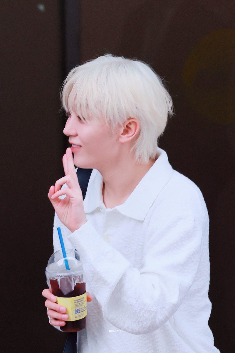 241018

🥤

#승관 #부승관 #SEUNGKWAN #スングァン #세븐틴 #SEVENTEEN