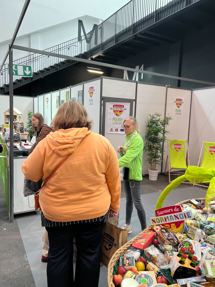 SaveursDeNdie's tweet photo. Saveurs de Normandie à FÊNO ? Ça commence aujourd'hui !

Jusqu'à dimanche, venez rencontrer nos 40 producteurs Saveurs de Normandie.

Parc des Expositions de Caen, Hall 2 L’Eau à la Bouche, EAB 98📍

On vous vous voit quel(s) jour(s) ?

#saveursdenormandie #Normandie #Fêno https://t.co/3y62ridCzz