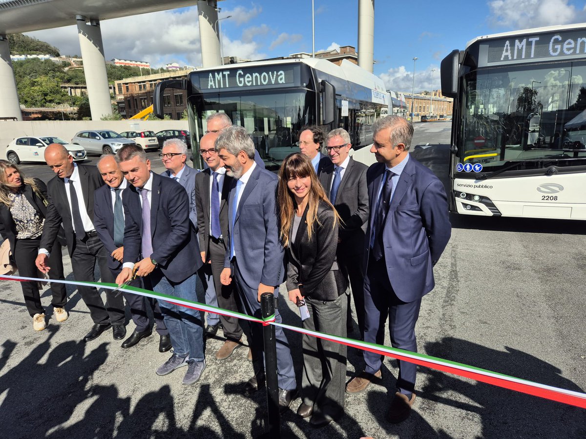 Autoferrotranvieri (@autoferro_ugl) on Twitter photo Il #SegrNa #FabioMilloch, con il #Regionale #RobertoPiccardo, alla presentazione dei nuovi filobus. Presenti l'ass. Trasporti #Liguria #AugustoSartori, l'ass Trasporti di #Genova #MatteoCampora, il Pres #Amt #IlariaGavuglio, Il#ViceMin <a href="/edorixi/">Edoardo Rixi</a> ed il Vicesindaco @pietropiciocchi Il #SegrNa #FabioMilloch, con il #Regionale #RobertoPiccardo, alla presentazione dei nuovi filobus. Presenti l'ass. Trasporti #Liguria #AugustoSartori, l'ass Trasporti di #Genova #MatteoCampora, il Pres #Amt #IlariaGavuglio, Il#ViceMin <a href="/edorixi/">Edoardo Rixi</a> ed il Vicesindaco @pietropiciocchi