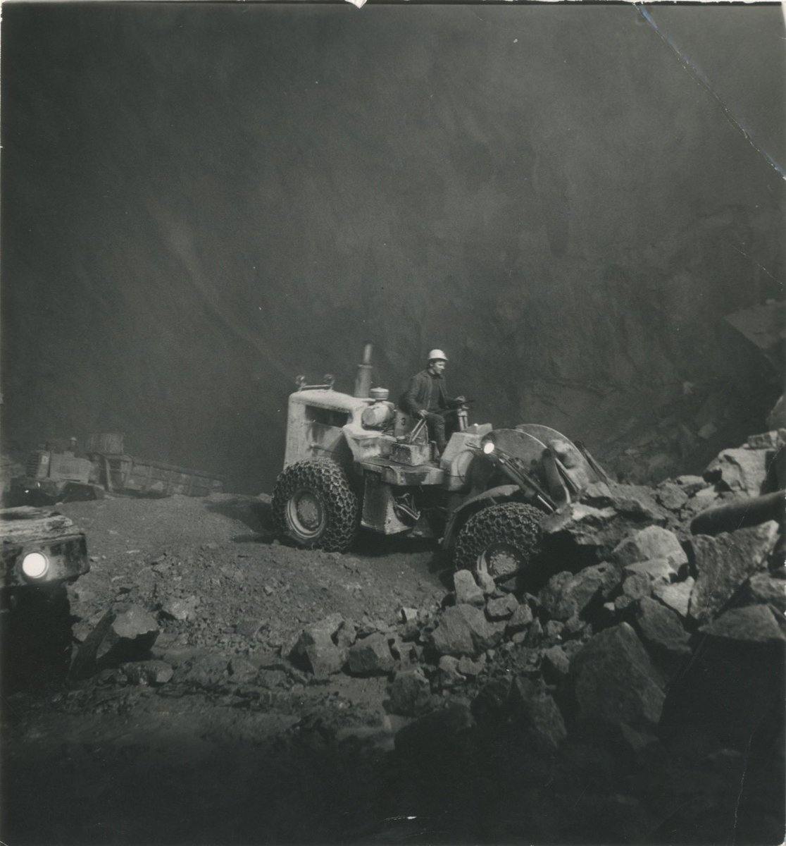 ESBArchives's tweet photo. Before and after of Turlough Hill’s turbine hall, built into the middle of Tomaneena mountain in the Wicklow hills, 1968-1974 ⛰️⚡️
#Wickow #TurloughHill #Construction #ESB #Archive https://t.co/W9kcvxDT7A