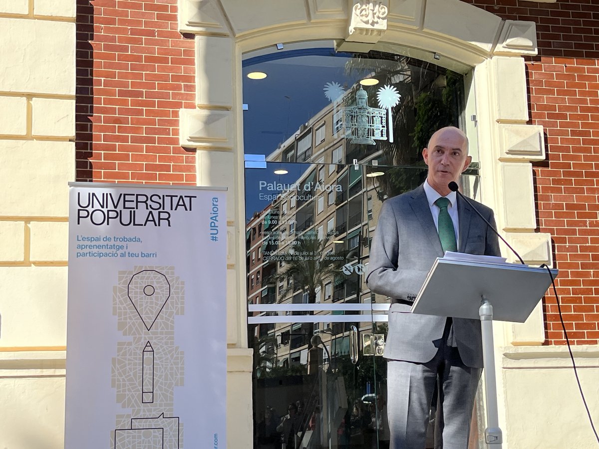 univ_po_pu_lar's tweet photo. 📢Hemos celebrado la inauguración del curso 24/25 de #UPValencia en el centro #UPAiora. El concejal de Mayores @JosGOSALBEZ1 ha señalado: "nuestro objetivo es crecer para cubrir toda la demanda. Es un reto difícil y ambicioso, pero estamos comprometidos con ello”. https://t.co/rnPNGCrsFR