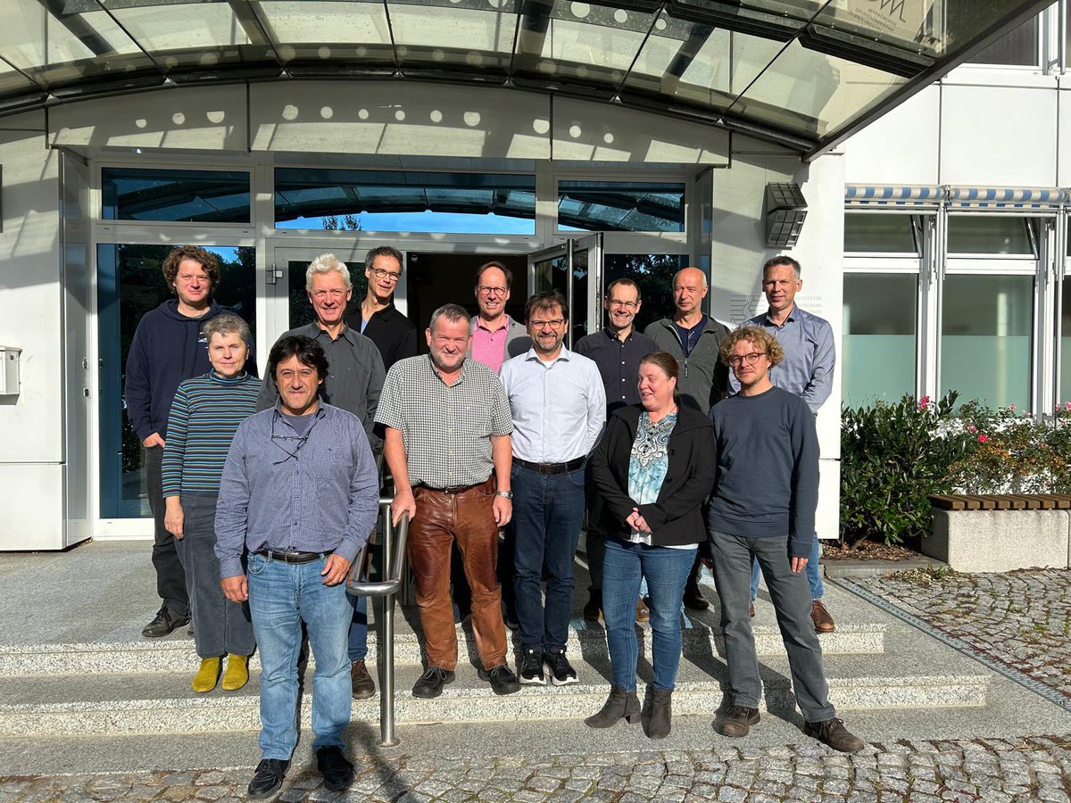 Oliver Zielinski @ozielinski.bsky.social (@zielinski_oz) on Twitter photo Leibniz kann Meer! Heute haben sich Vertreter:innen von 5 Leibniz-Instituten am IOW getroffen, um gemeinsame Strategien für die Erforschung von Küsten und Meeren zu entwickeln. Vom Strand bis in die Tiefsee, von den polaren Zonen bis in Tropen… wir können Meer! <a href="/LeibnizWGL/">Leibniz-Gemeinschaft</a> Leibniz kann Meer! Heute haben sich Vertreter:innen von 5 Leibniz-Instituten am IOW getroffen, um gemeinsame Strategien für die Erforschung von Küsten und Meeren zu entwickeln. Vom Strand bis in die Tiefsee, von den polaren Zonen bis in Tropen… wir können Meer! <a href="/LeibnizWGL/">Leibniz-Gemeinschaft</a>