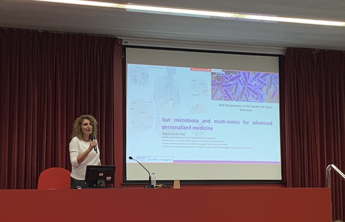 ‼️Avui, la nostra IP <a href="/MonicaBullo/">Mònica Bulló</a> ens parla sobre la microbiota intestinal i la multi-òmica per a la medicina personalitzada avançada al 2n Simposi del Centre de Ciències Òmiques.👏👏 

<a href="/cienciaURV/">ComCiència URV</a>
<a href="/URVmedicina/">Facultat de Medicina i Ciències de la Salut</a>
<a href="/bioquimicaURV/">Bioquímica URV</a>
<a href="/Eurecat_news/">Eurecat</a>