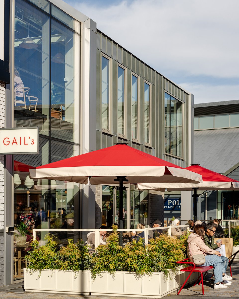 caterglobe's tweet image. Cheshire Oaks just got better! Gail’s Bakery is now open! Congrats to Gail’s &amp;amp; the Caterglobe team for a smooth installation. #CheshireOaks #GailsBakery #NewOpening