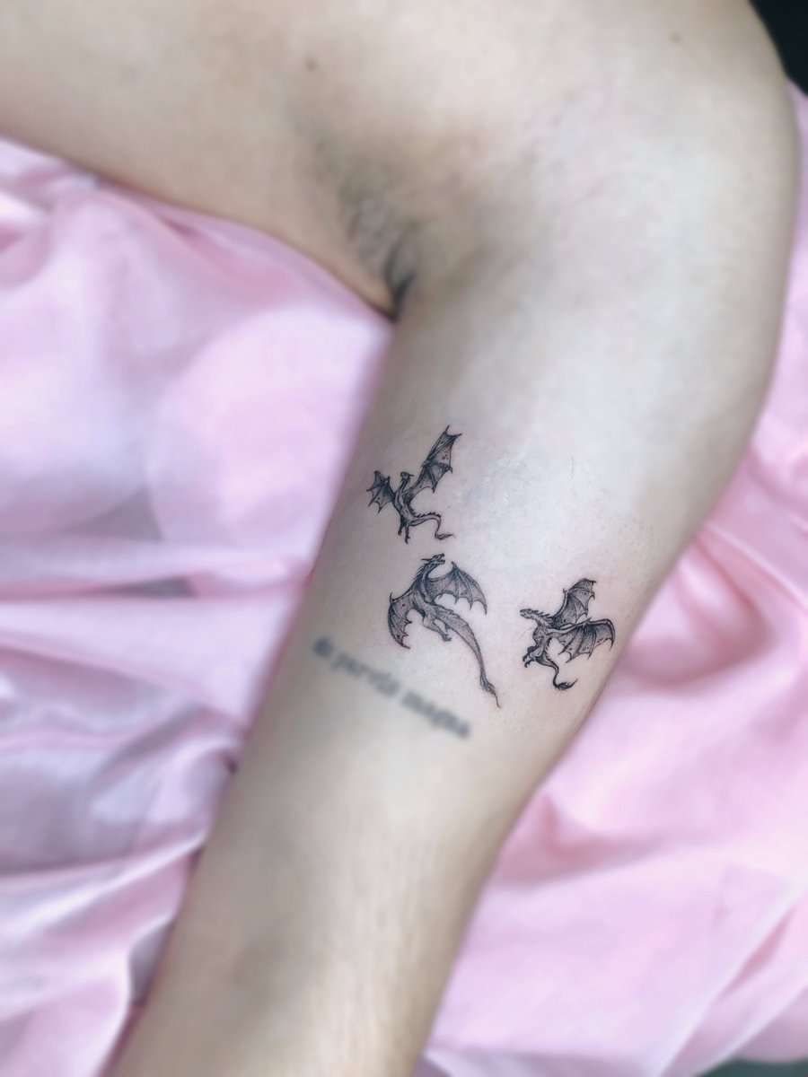 MatiasZaracho20's tweet photo. Hola les comparto algunos de mis trabajos que realicé en estos días
Si buscas un tattoo personalizado me podes escribir 0991913586
Estoy como flamingotattoopy en las redes Lxs espero 🩷✨
Me ayudan bastante compartiendo así llegamos a más gente gracias ✨ https://t.co/mPocbsJQ61