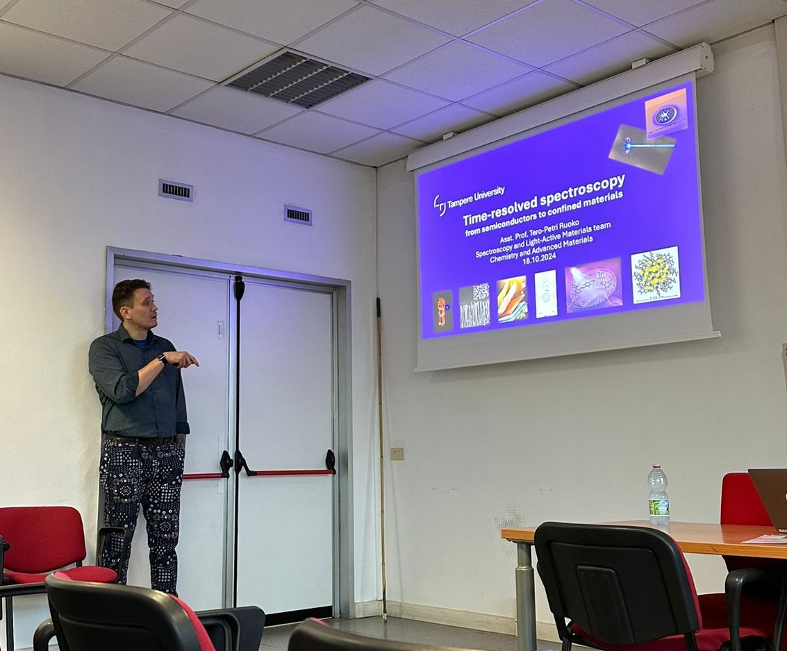 V_Trifiletti's tweet photo. Great seminar with @TPRuoko, Visiting Professor at @unimib, who shared valuable insights into time-resolved spectroscopy and its applications in semiconductors and confined materials. A fascinating look into advanced material characterization! https://t.co/knLwohuDug
