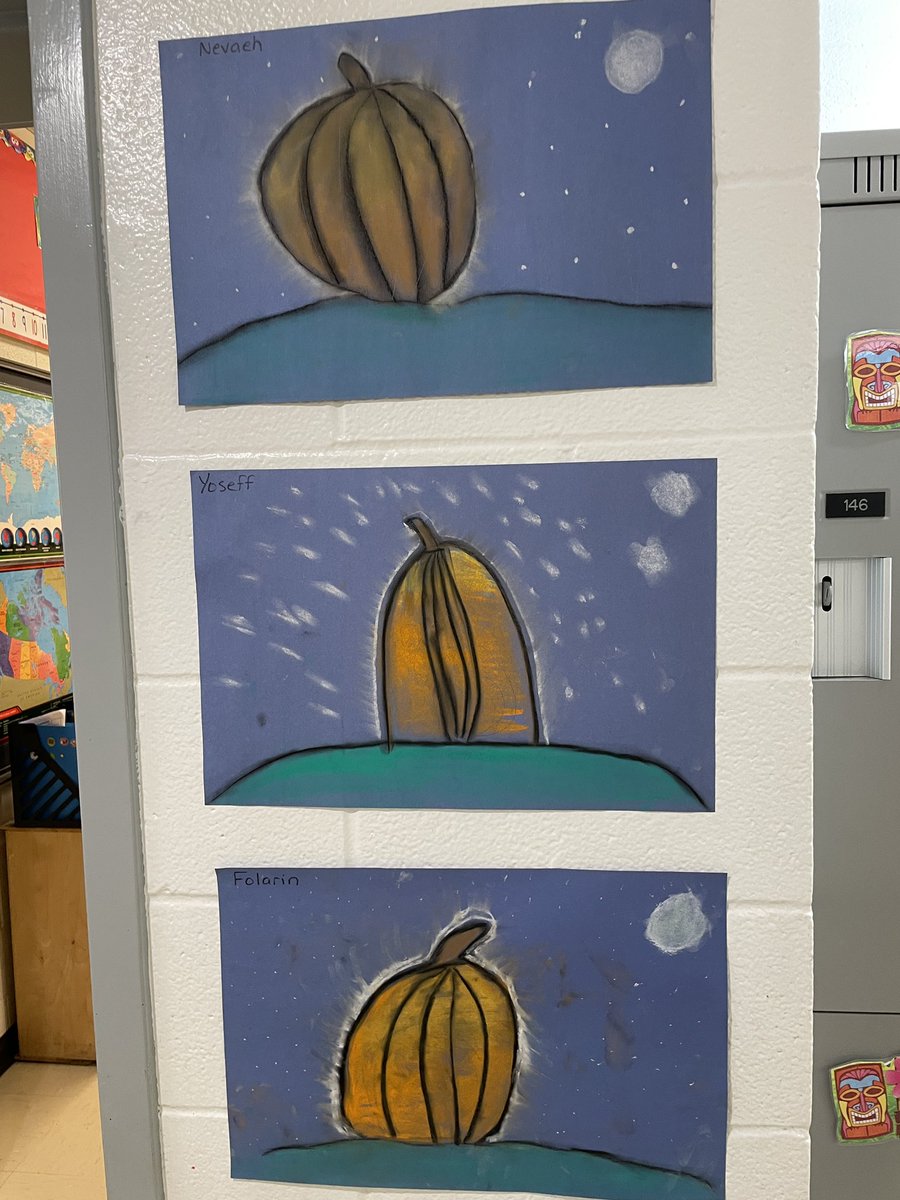 MrsGreensClass_'s tweet photo. Gr.2/3s using our full moon this week to create glowing pumpkins using chalk pastels! @stjcatholic https://t.co/8yonDG6BJV