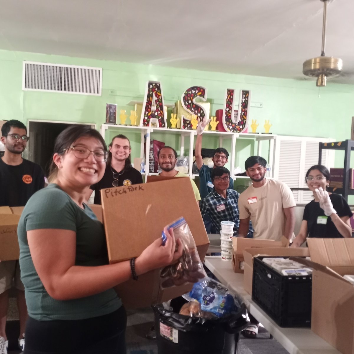 ASU Arboretum Campus Harvest dropped off 150 half pound bags of Palm Walk Medjool dates at Pitchfork Pantry today. This student club strives to ensure that every student has access to nutritious food.
pitchforkpantry.org