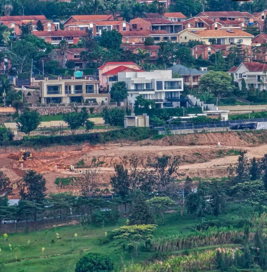 Katsuva_R's tweet photo. #RDC : Hier je vous ai montré #Kigali ! 
Voyez maintenant la beauté de #Kinshasa Delvaux. Et Nzela ya Mayi.
Images patriotiques que tout Congolais devrait partager pour que les autres villes du pays imitent ce modernisme !
Les pays comme Burundi, Tanzanie devraient imiter ça ! https://t.co/tmmT83PF3p