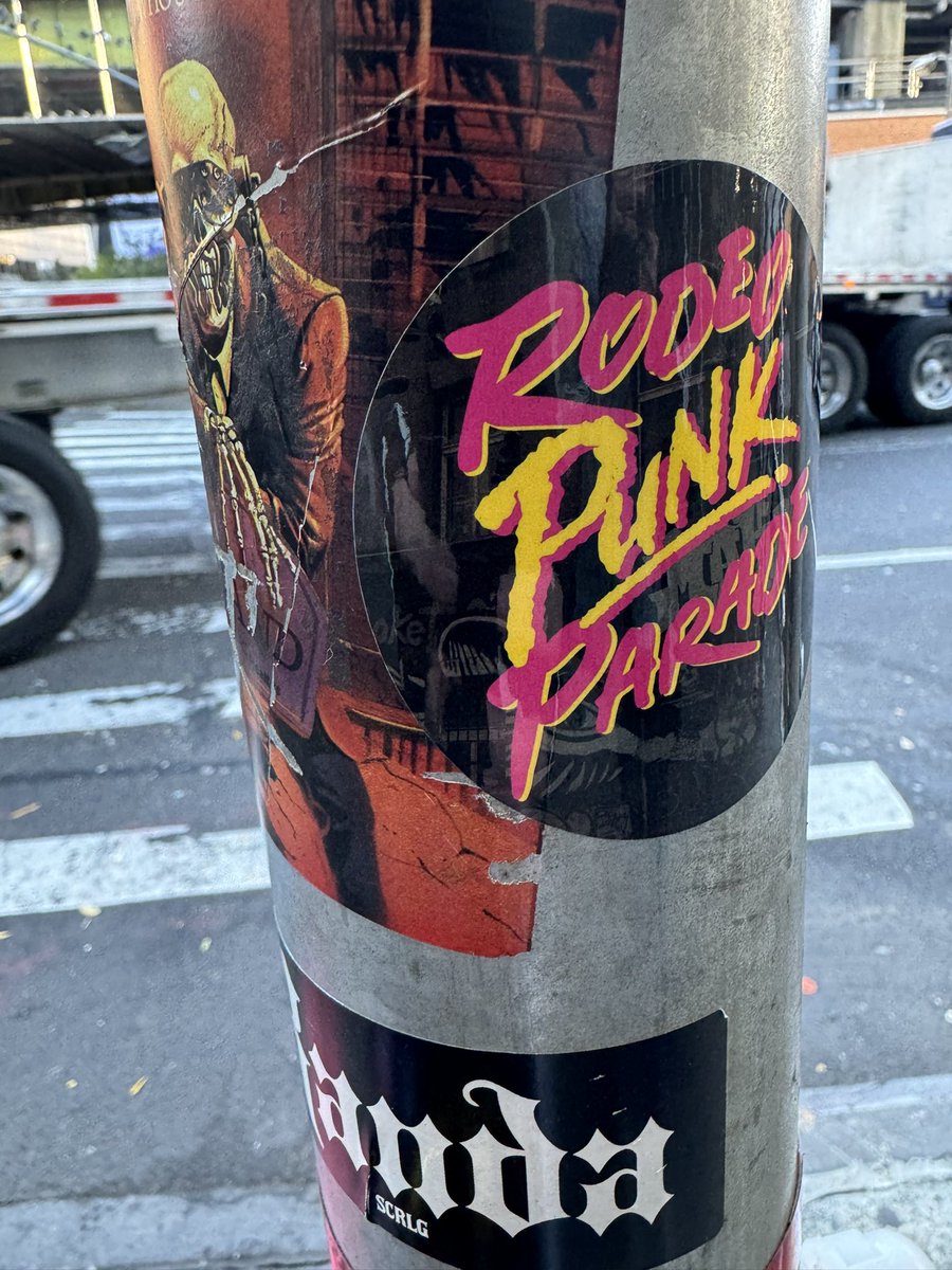 RodeoPunkParade's tweet photo. Good morning, #NewYorkCity !
#manhattan #rodeopunkparade #newyorkcomiccon #nycc https://t.co/huiBhXIfx8