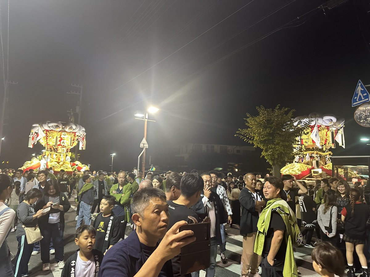 __BULLETCLUB__'s tweet photo. 4台目来て包囲された(  '-'   )初日だよ…最終日じゃないよ…？ https://t.co/RQDhhULW0x