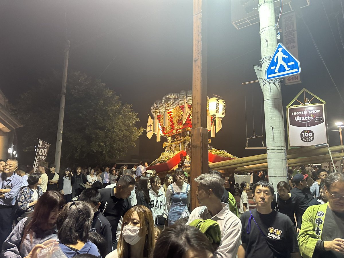 __BULLETCLUB__'s tweet photo. 4台目来て包囲された(  '-'   )初日だよ…最終日じゃないよ…？ https://t.co/RQDhhULW0x