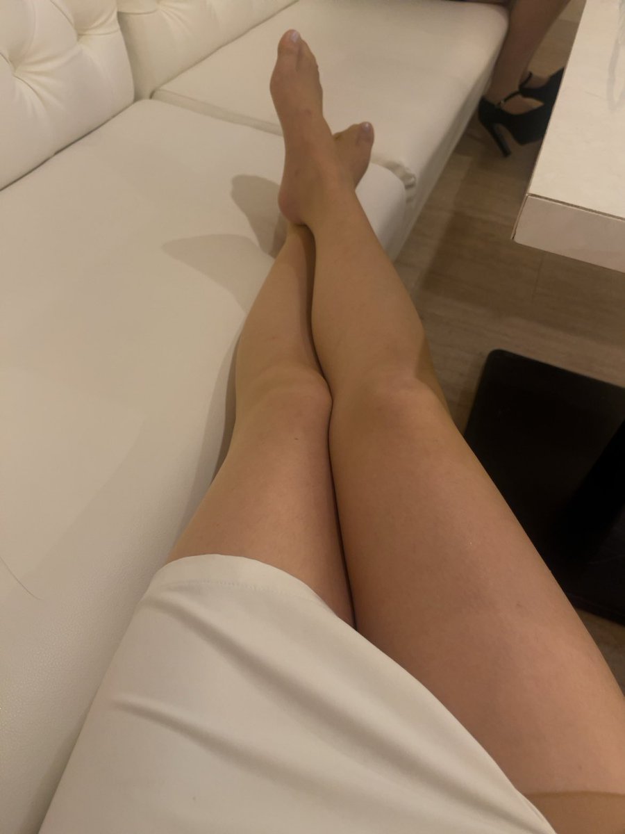 ストッキング履いてるぅー⊂((・x・))⊃
のバスよぉ〜

#脚フェチ
#脚
#あし
#脚フェチさんと繋がりたい
#ストッキングフェチ
#生足