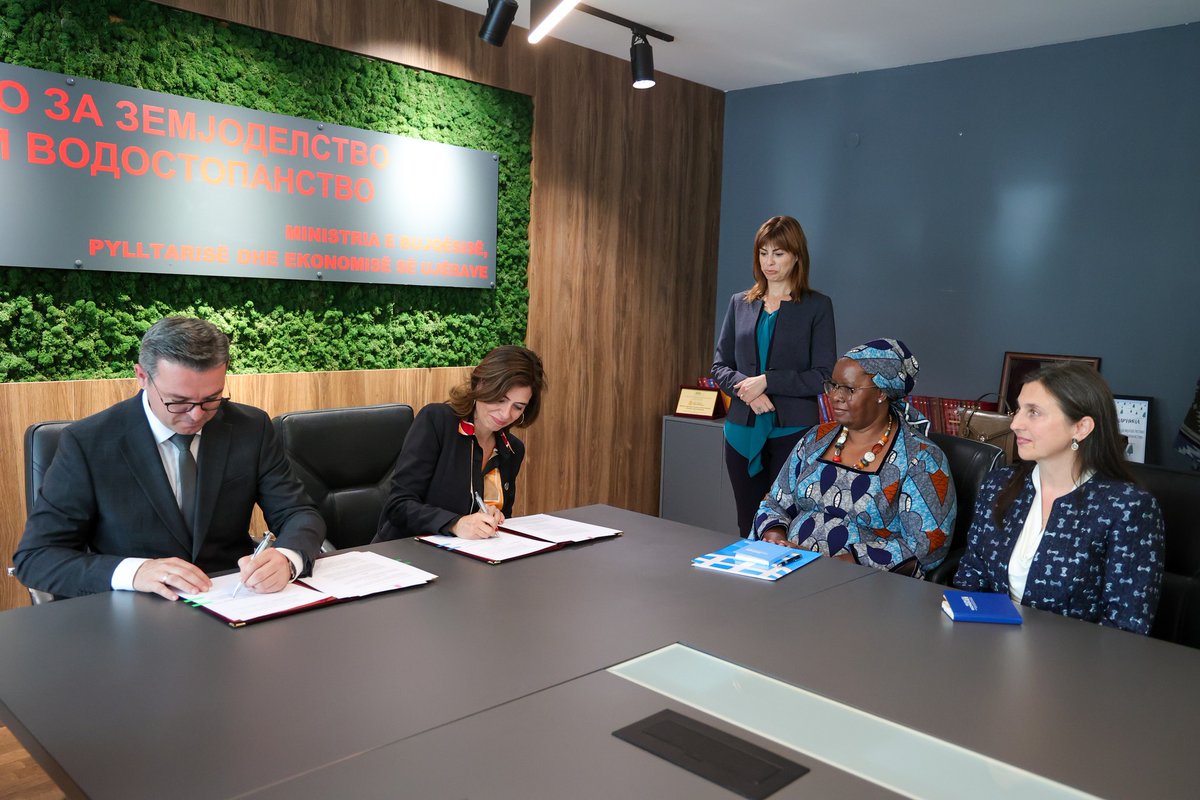 unwomeneca's tweet photo. Our Regional Director @BelenSanzLuq &amp; the Minister of Agriculture Cvetan Tripunovski signed an MoU to enhance opportunities for rural women in 🇲🇰's agricultural sector. This partnership strengthens efforts for financial independence, land ownership, and greater #GenderEquality. https://t.co/IZv7V4LSPe