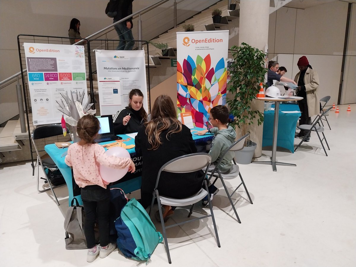 📸Retour en images de notre participation au Festival des Sciences de Marseille <a href="/fds_sud/">FDS SUD</a> aux côtés de l'Institut SoMuM
😍De riches échanges avec un public varié pour découvrir les sciences humaines et sociales et s'initier à la publication scientifique ouverte !
#FDSSUD #FDS2024