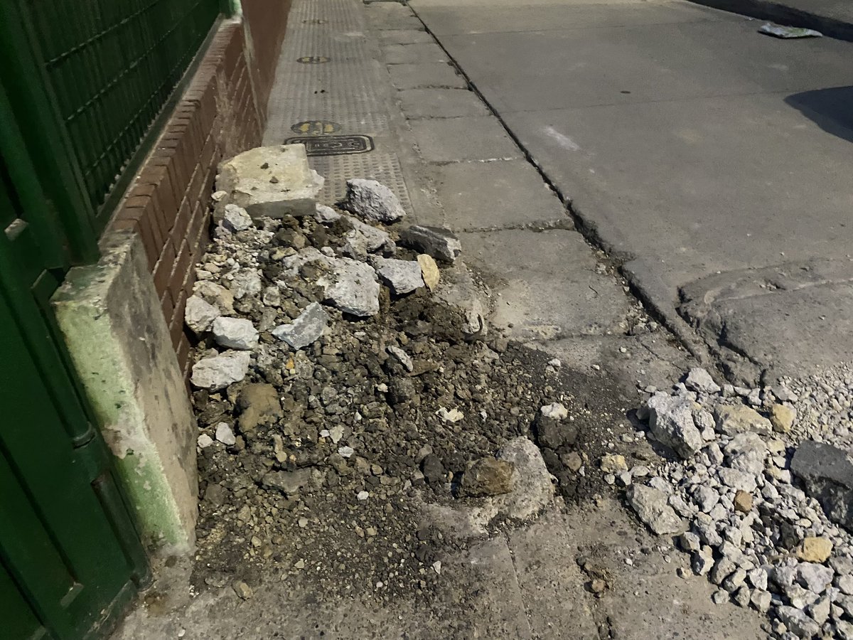 clarines11's tweet photo. @NoticiasRCN como es posible que el acueducto haha arreglos y deje así por más de una semana a la entrada de un colegio! Expone la comunidad del Colegio Dario Echandia IED sede C en Patio Bonito-Tocarema https://t.co/WMQqfz2t3G