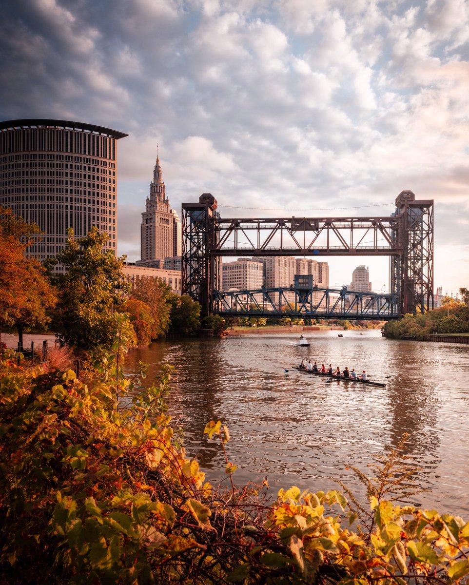 GabeWasylko's tweet photo. Autumn Mornings in Cleveland, Ohio https://t.co/xZSaQupeGt