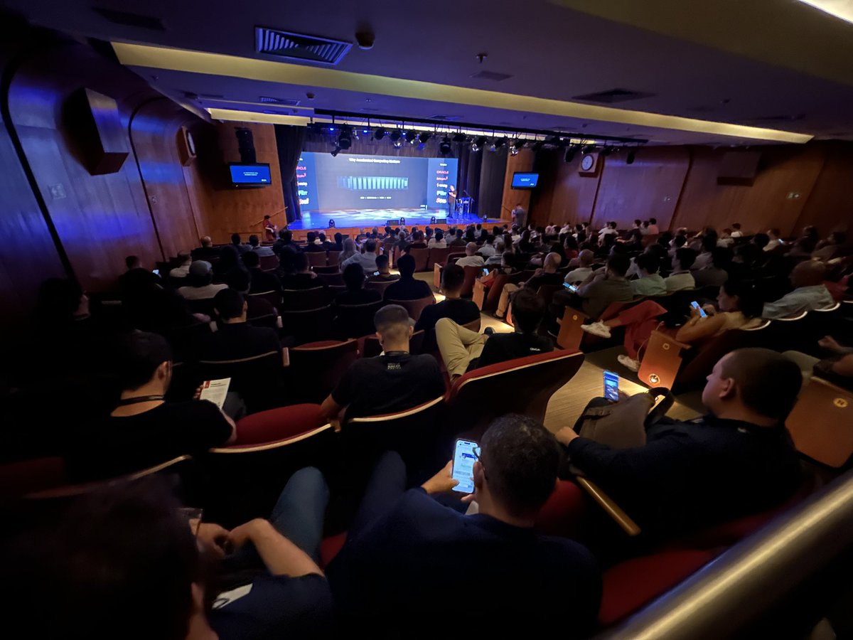 otaviolima's tweet photo. O time da @AINEWSBRASIL já está aqui como Media Partners na AI Conference 2024 @NVIDIABrasil ! Vamos em frente para um dia super completo de conteúdo, palestras e conhecimento sobre Inteligência Artificial. https://t.co/sXjPBVv1xZ