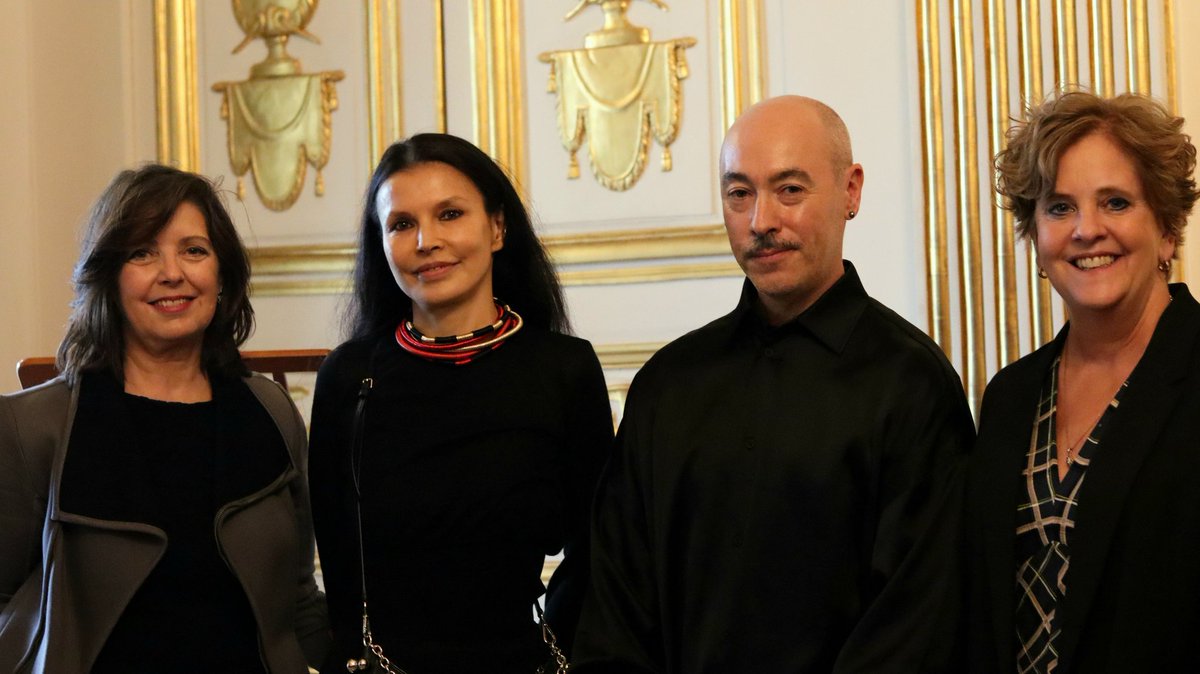 🎉Félicitations à #JesseDarling et la Galerie Sultana pour avoir remporté le prix Fluxus à <a href="/ArtBasel/">Art Basel</a> Paris
Nous avons réunis des acteurs clés du milieux culturel 🇨🇵 et 🇬🇧 à  la résidence <a href="/UKinFrance/">UK in France</a> pour célébrer ce nouveau prix et les collaborations culturelles qui nous lient.