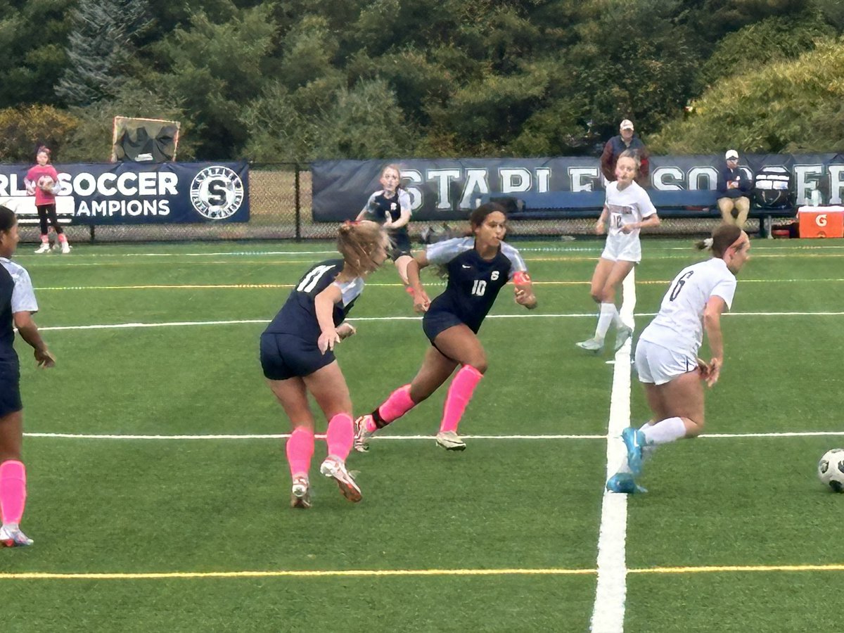 baila_kessler's tweet photo. Always fun when I get to go up against my club teammates during high school season. Ended in a draw so all is good! 
#NYSC https://t.co/yDxO7bWsaq