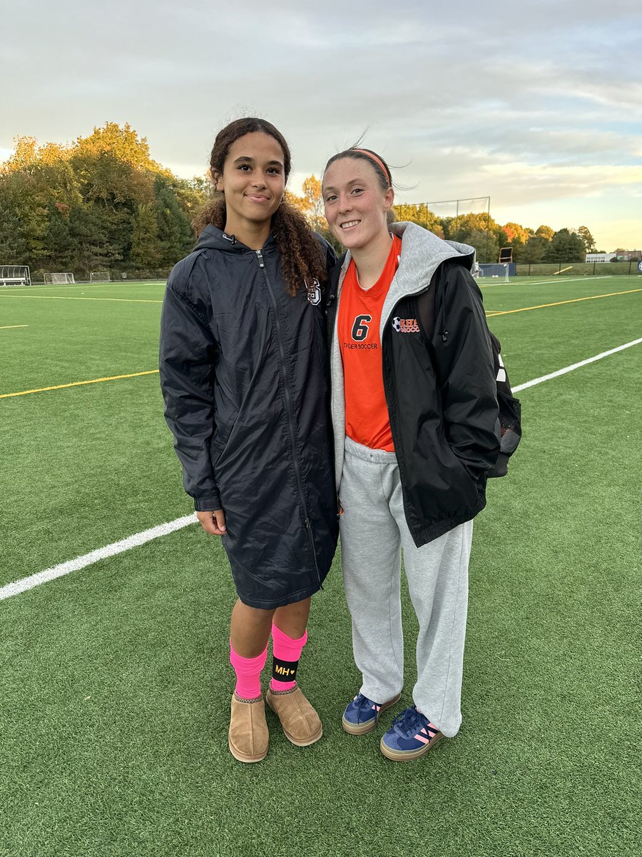 baila_kessler's tweet photo. Always fun when I get to go up against my club teammates during high school season. Ended in a draw so all is good! 
#NYSC https://t.co/yDxO7bWsaq
