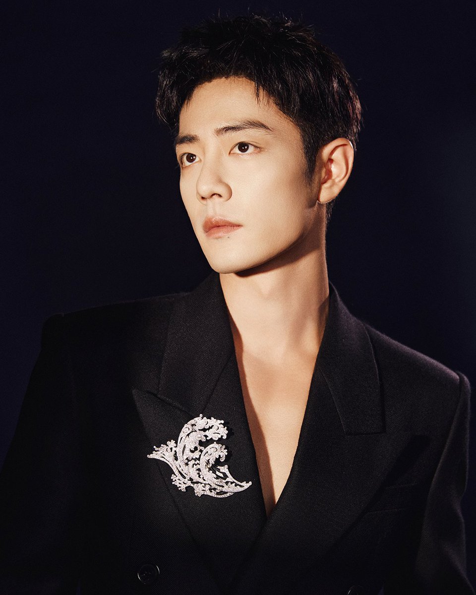 Listen to the sounds of nature in the blue glacier of Iceland. Enjoy Boucheron’s Carte Blanche, Or Bleu high jewelry collection with global brand ambassador Xiao Zhan and captures the beauty of water.

#XiaoZhan #Boucheron
#CarteBlancheHighJewelry
#OrBleu