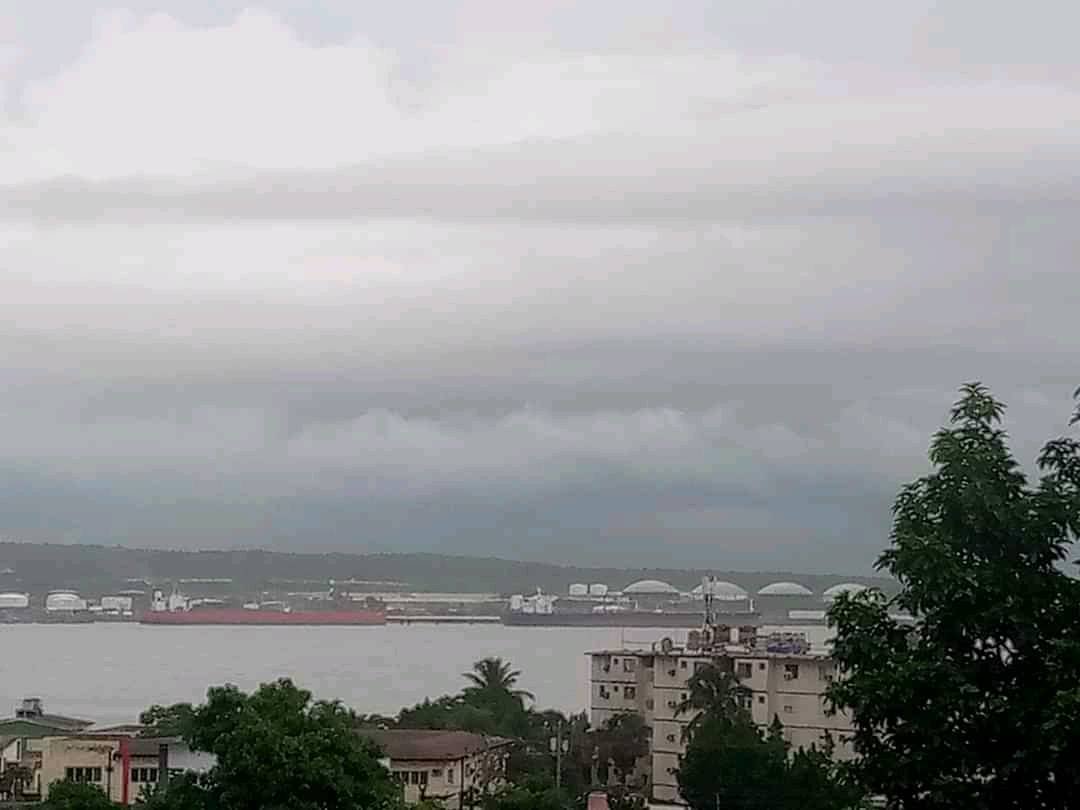 EduardoLopezL65's tweet photo. Katy Baez:
Barco de COMBUSTIBLE en #Matanzas #Cuba BENDICIONES PARA TODOS LOS CUBANOS 
Alejandro Noticias Cuba 
#UnidosXCuba  
VIVIREMOS Y VENCEREMOS.     
#YoSigoAMiPresidente @DiazCanelB https://t.co/E8vILPtEeJ