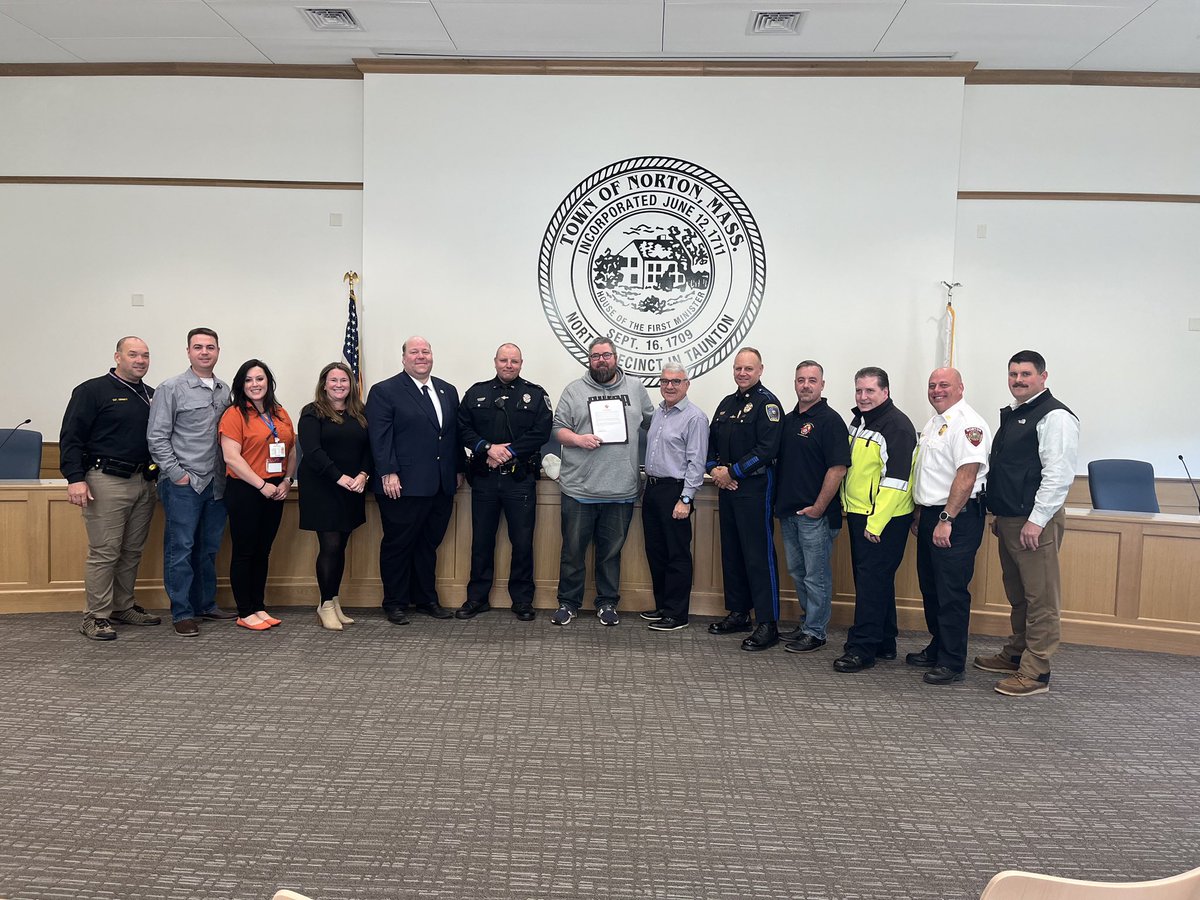 DEANEWENGLAND's tweet photo. The Town of Norton, Massachusetts has issued a public proclamation for DEA’s Red Ribbon week! 👏🏻 Members of the @NortonMaPolice and our New Bedford Office were there for the event! Nice work by all! The New England Field Division thanks you! #OpEngage #RedRibbonWeek https://t.co/XFNypjNTt5