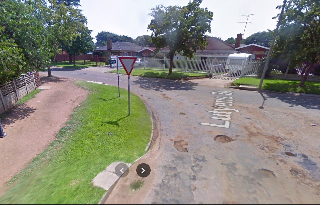 NowVaal's tweet photo. 1 Lutyens st Vanderbijlpark 2010 vs 2023 https://t.co/s9fjadEf3G