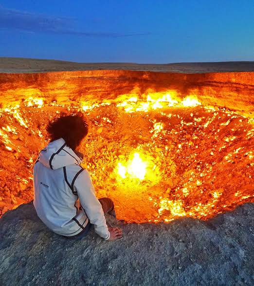 HistoryHerald1's tweet photo. The most surreal place of earth you won’t believe existed. A 🧵⬇️
Door to Hell, Turkmenistan.
#Doortohell #Turkmenistan https://t.co/EWDQA0Y7rF