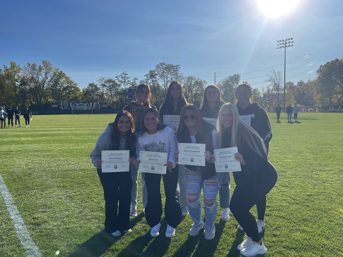 MastodonSB's tweet photo. Thursday was a great day for our Dons! We had a great Yoga session and then our girls were celebrated by earning the highest GPA for all women’s sports teams at PFW!📚🎉🥎🦣 Way to go Dons!
#SmartDons
#TuskUp
#MastodonSoftball https://t.co/fFPH8JGU50