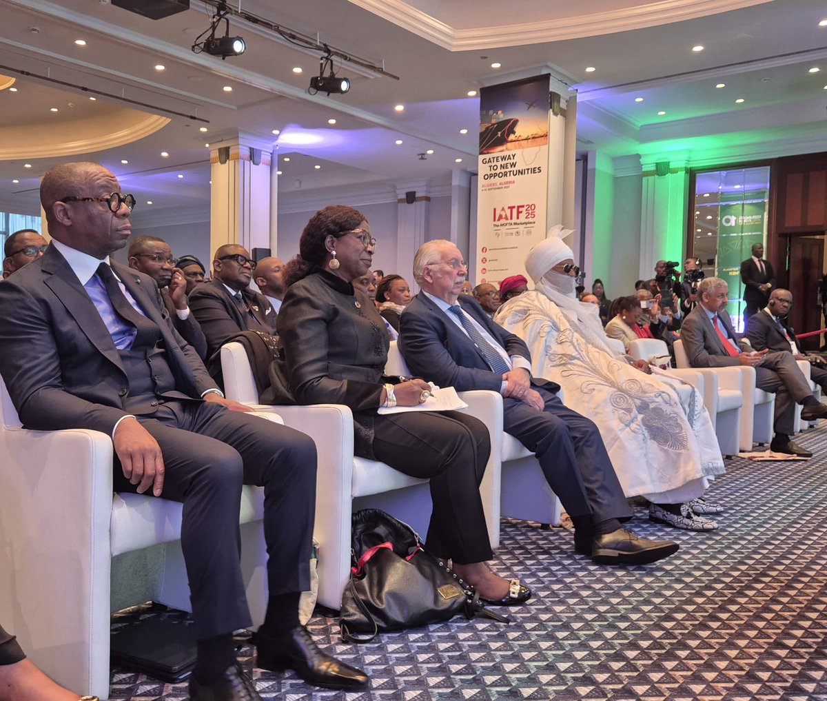 RoidesBamoun's tweet photo. Cérémonie d’ouverture du Rebranding Africa Forum ce vendredi 18 octobre 2024 à Bruxelles, aux côtés d’autres personnalités venues de plusieurs pays. https://t.co/AA1LRF0mKP