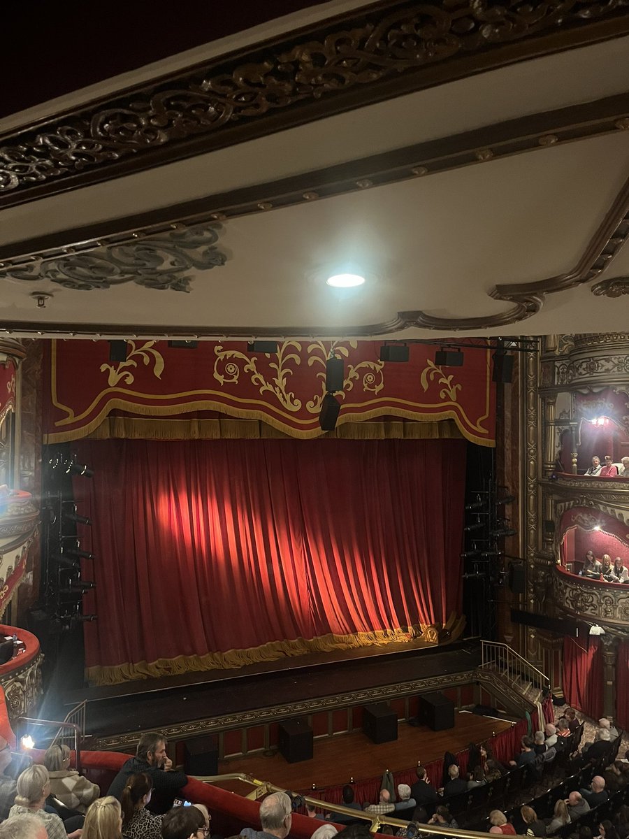 ashfield_girls's tweet photo. Our GCSE Literature girls loved their outing to the Grand Opera House to see “An Inspector Calls”. It was great to see the play come to life on stage and we all thoroughly enjoyed the performance! @gohbelfast https://t.co/yCXC6x2kpc