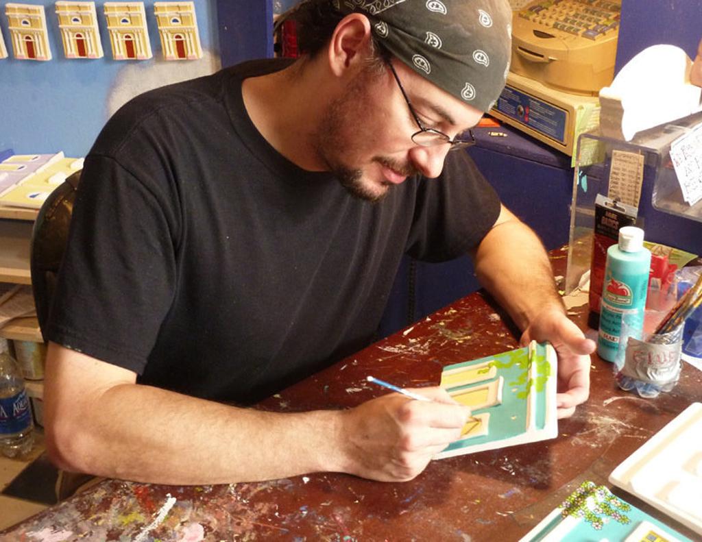 ISPSO's tweet photo. 🎨 Exciting news! Artist Nico Thomassin from @PoetsPassage is crafting the one-of-a-kind plaque trophies for the ISPS USA SLOW PITCH 2024 BORICUA OPEN CHAMPIONSHIPS happening this weekend in Puerto Rico! 🏆🇵🇷 These trophies are true works of art! 🎉

#BoricuaOpen #PlayISPS #SlowPitch #ArtMeetsSport #PoetsPassage