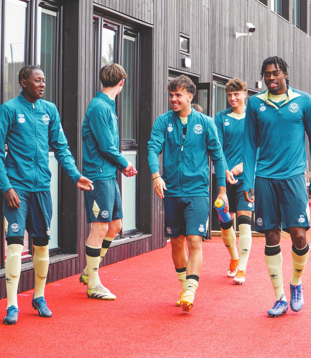 Brentford Academy tweet media