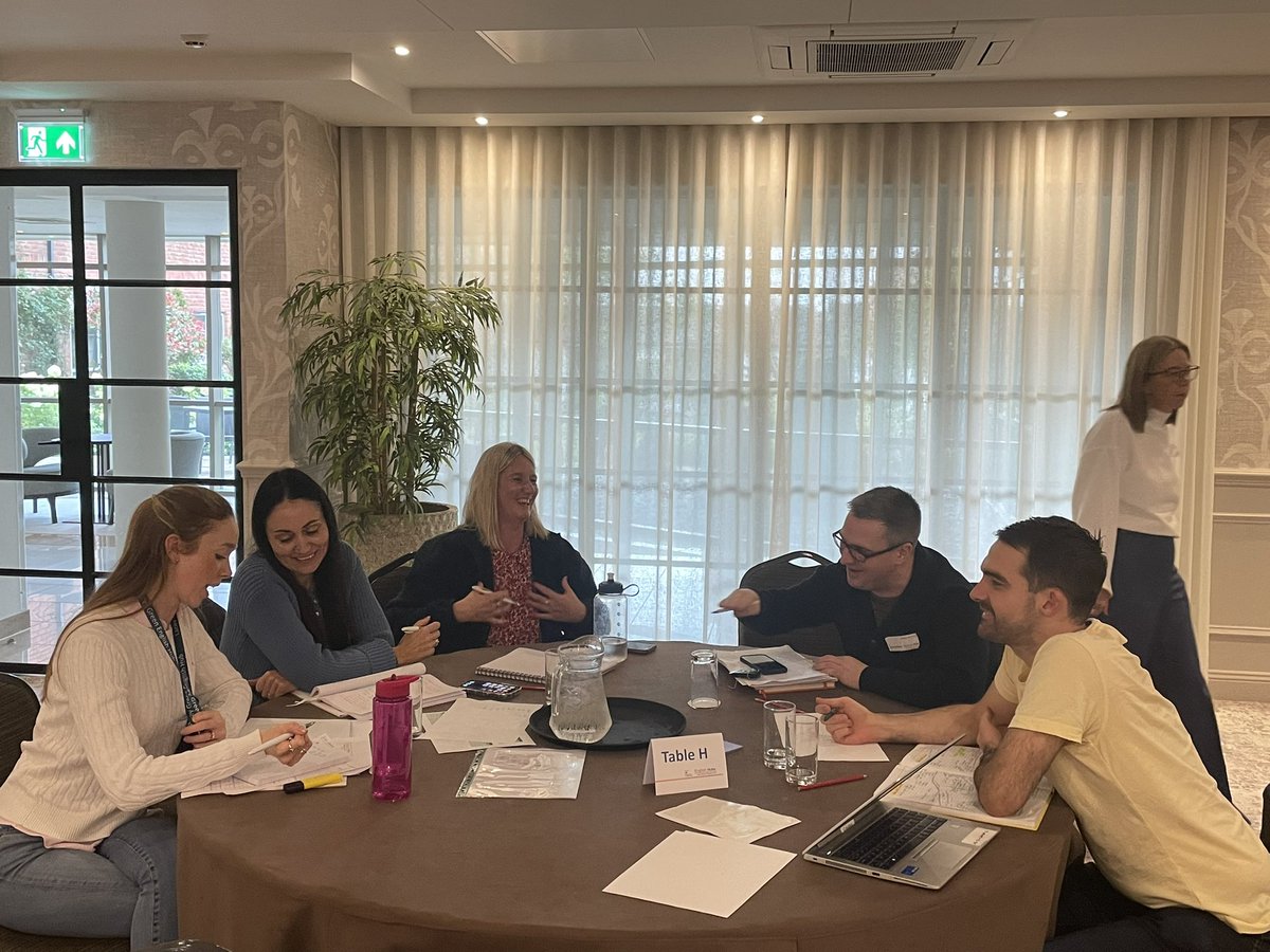 St John Vianney English Hub tweet media