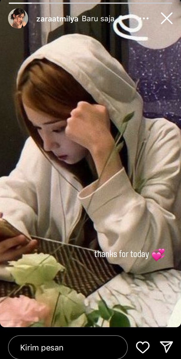 champagneJ01's tweet photo. a winrina few tweet au 

—sahabat tapi menikah (11) https://t.co/QBmvX0put6